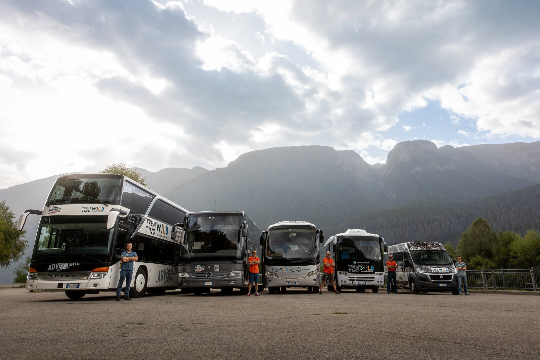 La flotta di pullman e minibus Trentino Wild in Val di Sole